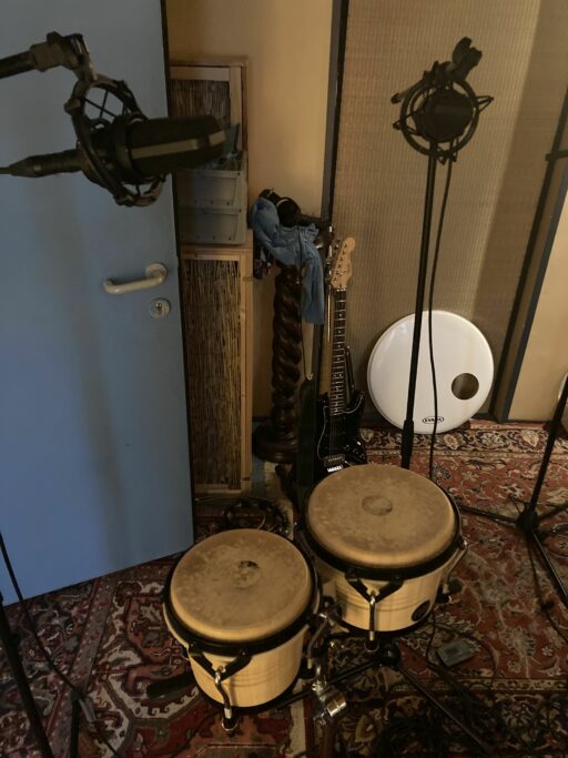 Bongos mit Overhead-Mic